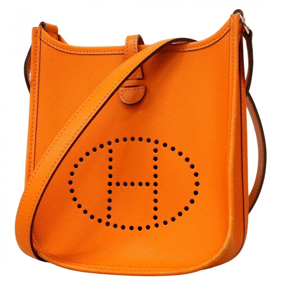 HERMES EVELYNE TPM SHOULDER BAG, VEAU EPSOM: Hermes Evelyne TPM Shoulder Bag, Veau Epsom Brand: Hermes Type/Style: Shoulder bag Material: Epsom leather Color: Orange Size: (HxWxD) 18.5cm x 17.5cm x 5.5cm / 7.28'' x 6.88'' x 2.16'' Accessories: