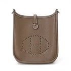 HERMES EVELYN TPM 16 WOMEN'S SHOULDER BAG: HERMES Evelyn TPM 16 Women's Shoulder Bag Brand: Hermes Type/Style: Shoulder bag Material: Etoupe gray Color: Taurillon clemence leather Size: (HxWxD) 18cm x 16cm x 5cm / 7.08'' x 6.29'' x 1.96''