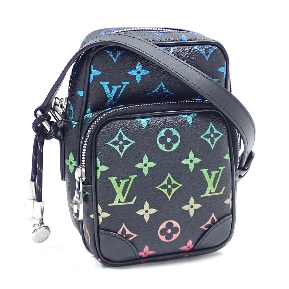LOUIS VUITTON MONOGRAM IRIDESCENT AMAZON NM SHOULDER BAG: Louis Vuitton Monogram Iridescent Amazon NM Shoulder Bag Brand: Louis Vuitton Type/Style: Shoulder bag Material: Monogram Color: Black Size: (HxWxD) 20cm x 13.5cm x 8cm / 7.87'' x 5.31'' x 3.14''