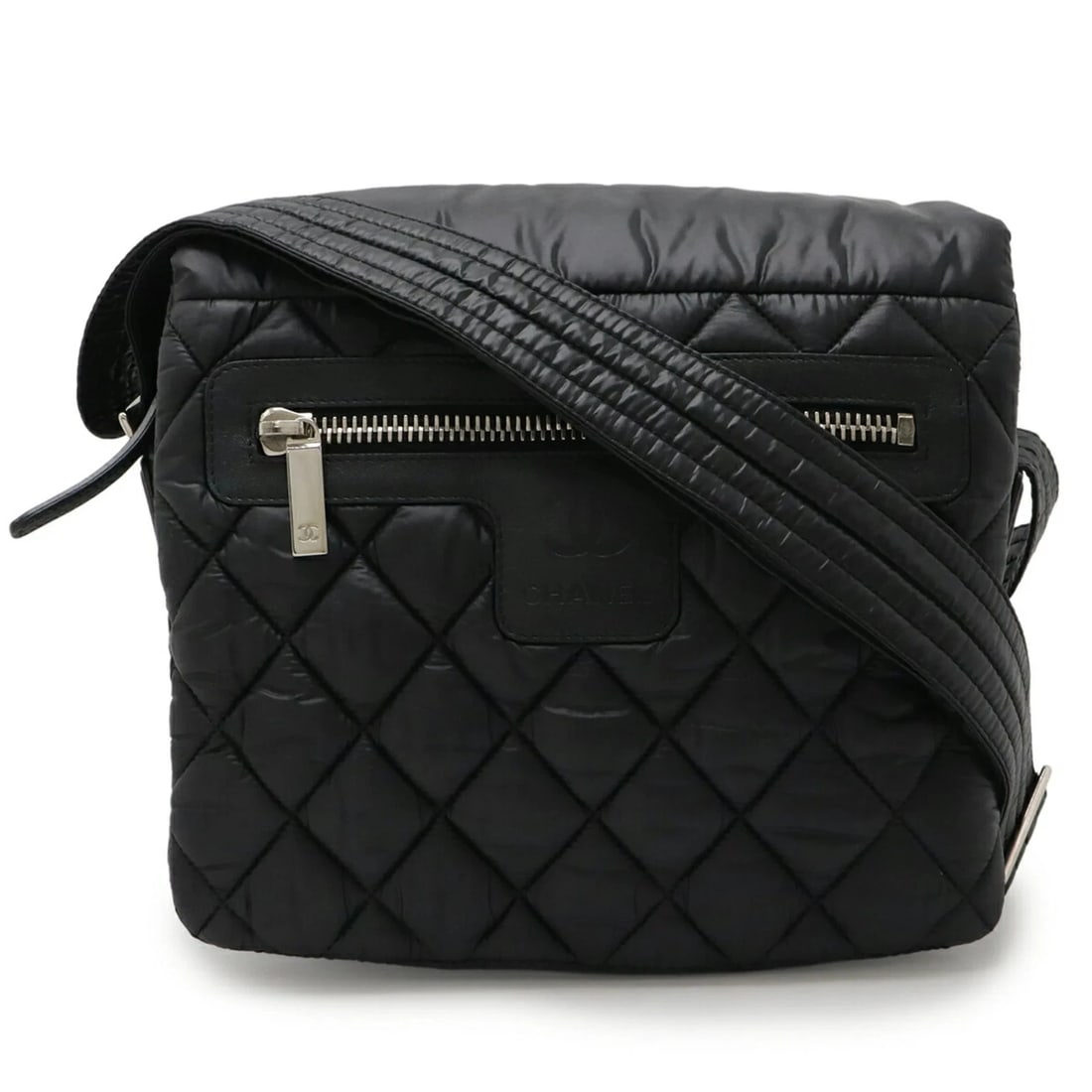 CHANEL COCO COCOON MATELASSE SMALL SHOULDER BAG: CHANEL Coco Cocoon Matelasse Small Shoulder Bag Brand: Chanel Type/Style: Shoulder bag Material: Nylon , Leather Color: Black Size: (HxWxD) 22cm x 24.5cm x 10.5cm / 8.66'' x 9.64'' x 4.13'' Access