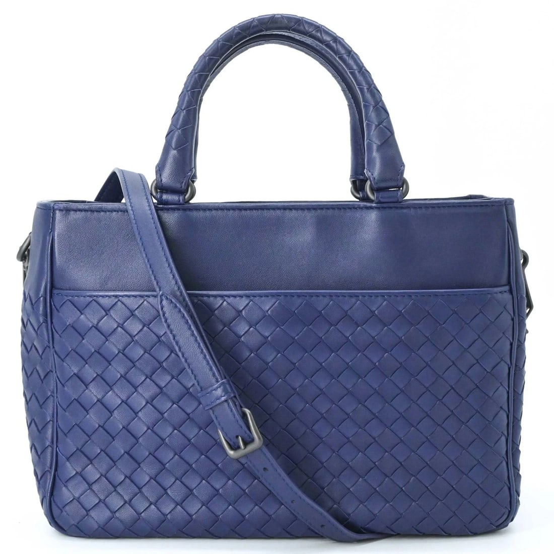 BOTTEGA VENETA INTRECCIATO SHOULDER BAG/HANDBAG: BOTTEGA VENETA Intrecciato Shoulder Bag/Handbag Brand: Bottega Veneta Type/Style: Handbag, Shoulder bag Material: Intrecciato Color: Navy Size: (HxWxD) 20cm x 27cm x 10cm / 7.87'' x 10.62'' x 3.93''