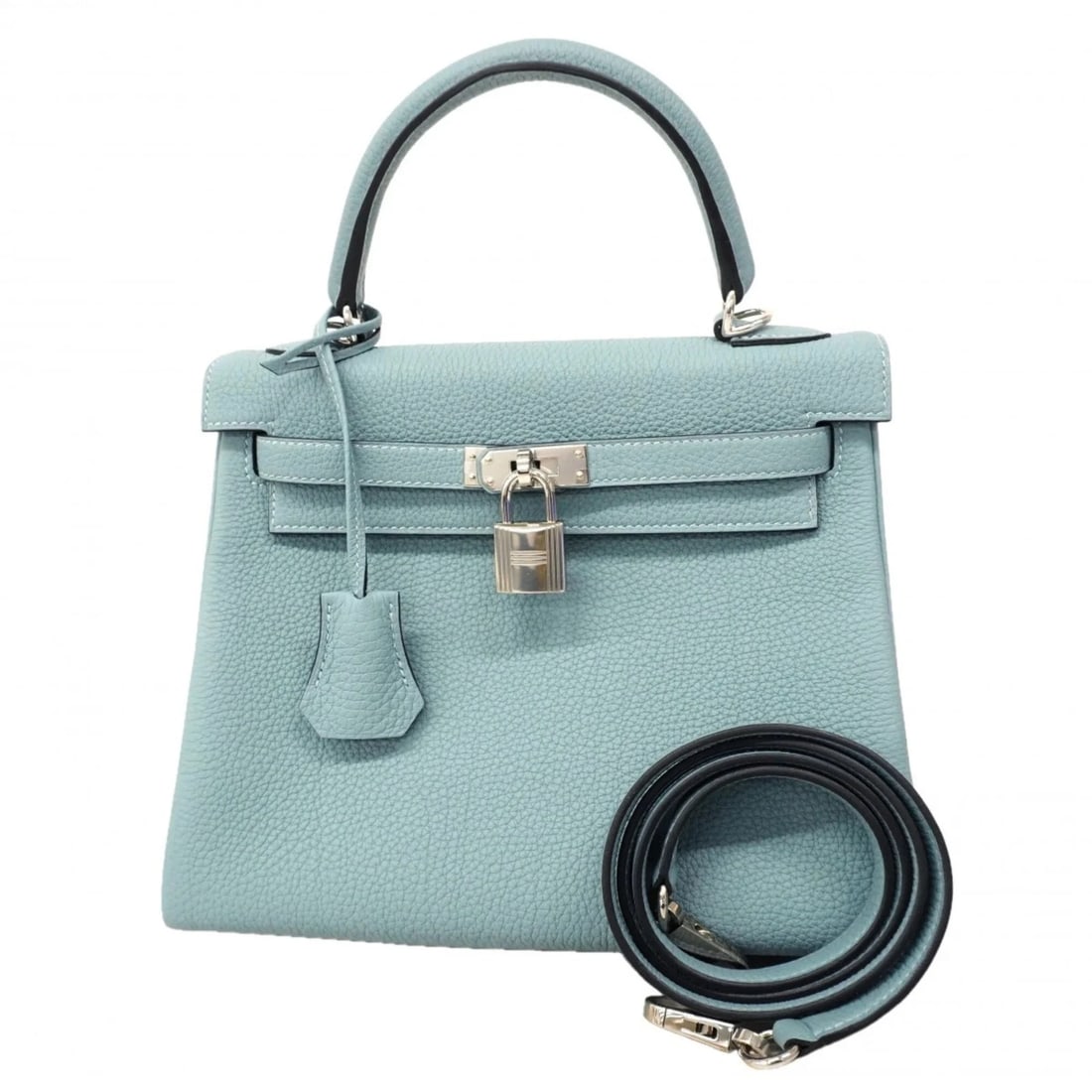 HERMES KELLY 25 TOGO LEATHER HANDBAG, CIEL: Hermes Kelly 25 Togo Leather Handbag, Ciel Brand: Hermes Type/Style: Handbag Material: Togo leather Color: Ciel Size: (HxWxD) 20cm x 24cm x 11cm / 7.87'' x 9.44'' x 4.33'' Accessories: None