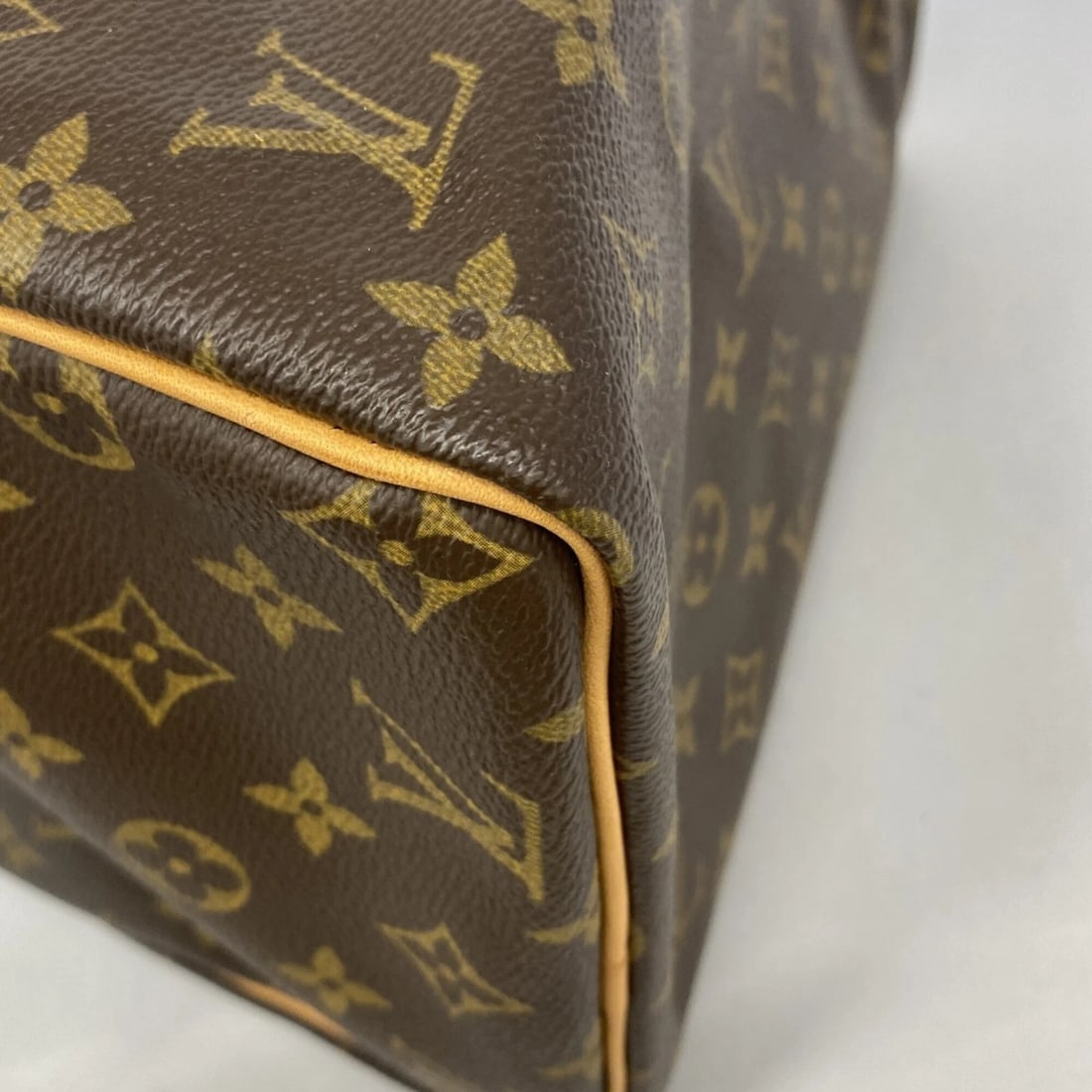 LOUIS VUITTON MONOGRAM SPEEDY 30 HANDBAG - 4