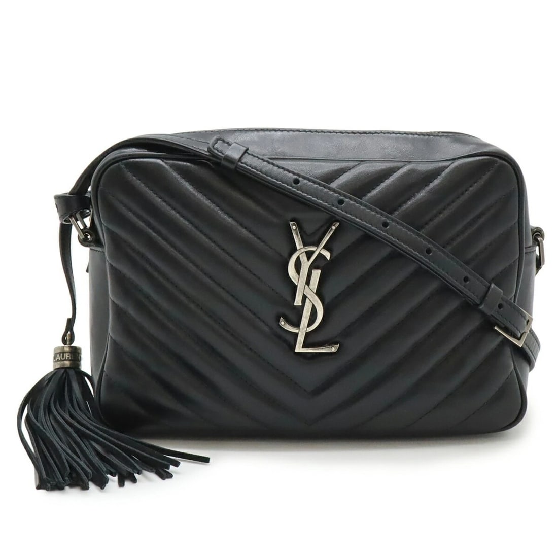 YVES SAINT LAURENT SAINT LAURENT PARIS: Yves Saint Laurent SAINT LAURENT PARIS Brand: Yves Saint Laurent Type/Style: Shoulder bag Material: Quilting , Leather Color: Black Size: (HxWxD) 15cm x 22.5cm x 7cm / 5.9'' x 8.85'' x 2.75'' Acce