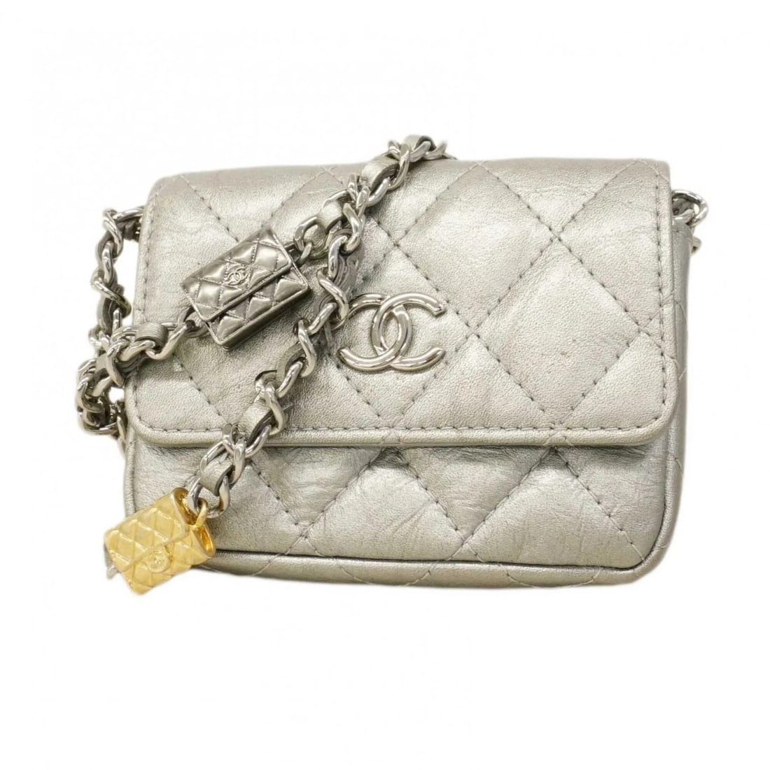 CHANEL MATELASSÉ CHAIN SHOULDER WALLET, CALFSKIN: Chanel Matelassé Chain Shoulder Wallet, Calfskin Brand: Chanel Type/Style: Type Chain/Shoulder wallet Material: Leather Color: Silver Size: (HxWxD) 8.5cm x 10cm x 2cm / 3.34'' x 3.93'' x 0.78''
