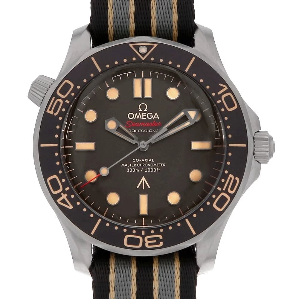 OMEGA SEAMASTER DIVER CO-AXIAL CHRONOMETER WATCH: OMEGA Seamaster Diver Co-Axial Chronometer Watch Brand: OMEGA Type: Wrist watch Material: Band Material nato belt, Case Material Titanium Color: Dial color Brown Size: Case:W42mm Accessories: None
