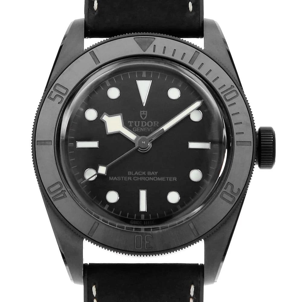 TUDOR HERITAGE BLACK CERAMIC WATCH: TUDOR Heritage Black Ceramic Watch Brand: TUDOR Type: Wrist watch Material: Band Material Calfskin, Case Material Ceramic Color: Dial color Black Size: Case:W41mm Accessories: None Accesso