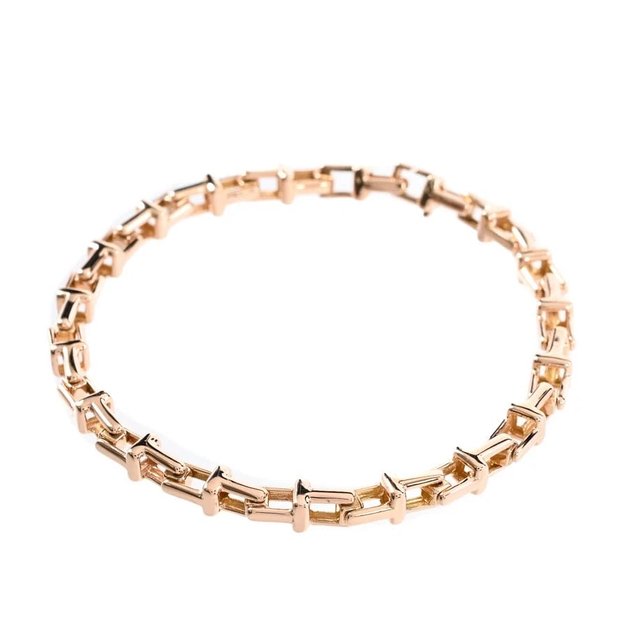 TIFFANY & CO. T NARROW CHAIN BRACELET 18K ROSE GOLD: TIFFANY & CO. T NARROW CHAIN BRACELET 18K ROSE GOLD Brand: Tiffany & Co. Type/Style: BRACELET Material: 18K ROSE GOLD Color: Rose Gold Size: Chain length: Approx. 17cm Width: Approx. 4mm Accessori