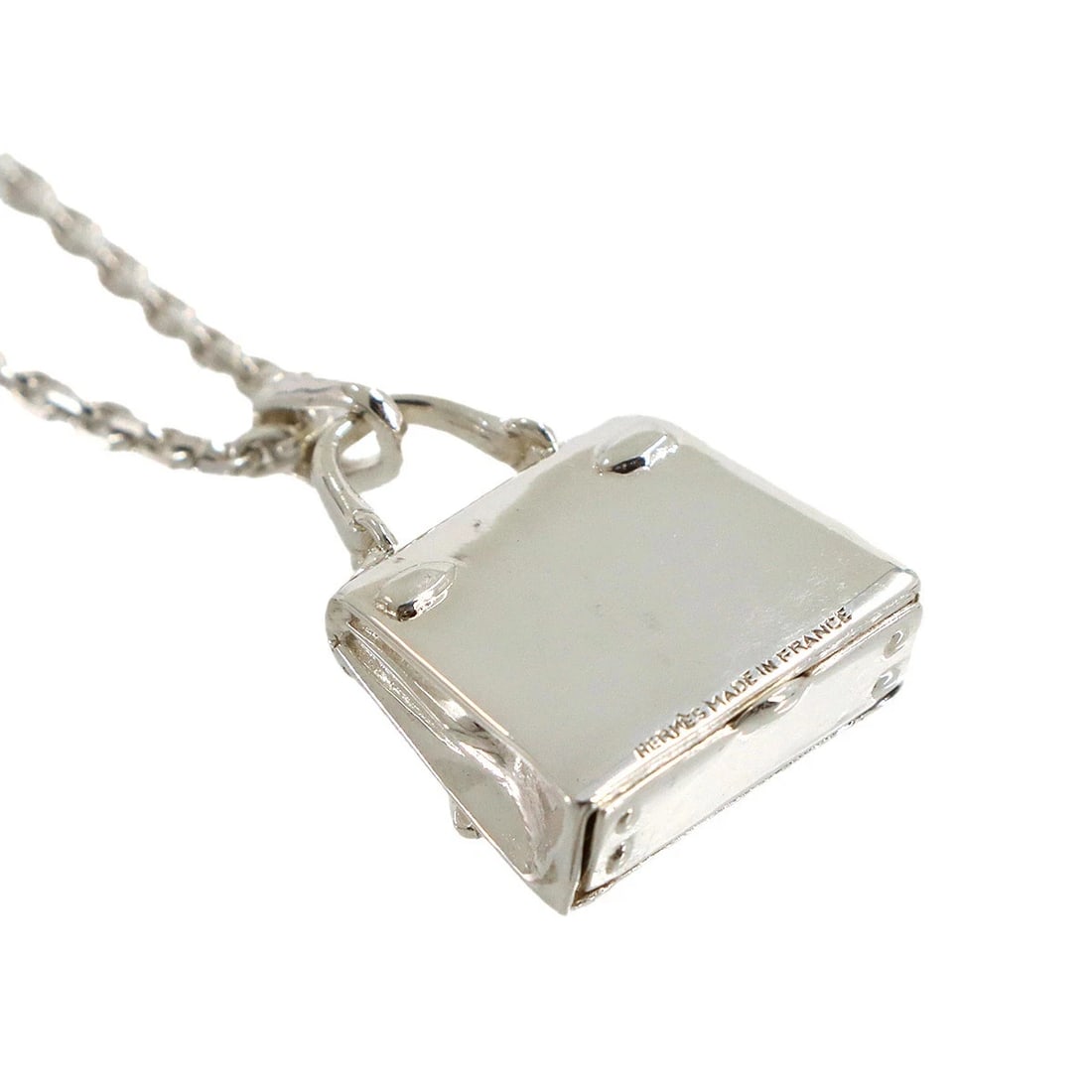 HERMES KELLY NECKLACE PENDANT SV 925 SILVER: HERMES KELLY NECKLACE PENDANT SV 925 SILVER Brand: Hermes Type/Style: NECKLACE Material: 925 SILVER Color: SILVER Size: Chain length: 48.5 cm Top: W2 x H2.8 cm Accessories: None Accessorie