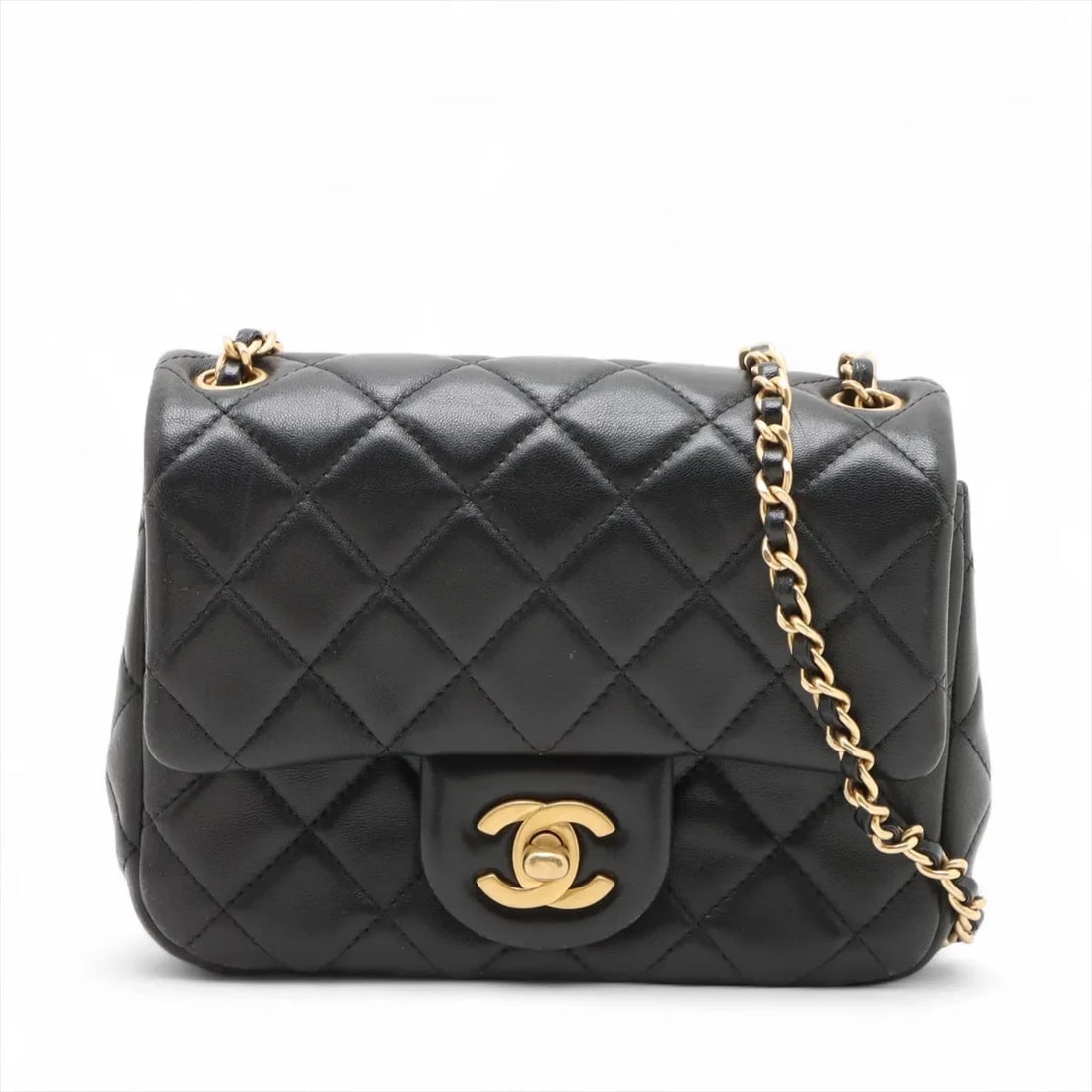 CHANEL MINIMATRASSE 17 LAMBSKIN CHAIN BAG SHOULDER BAG: Chanel Minimatrasse 17 Lambskin Chain Bag Shoulder bag Brand: Chanel Type/Style: Shoulder bag Material: Lambskin Color: Black Size: Height:4.9inchLength:6.5inchDepth:2.6inch Accessories: None