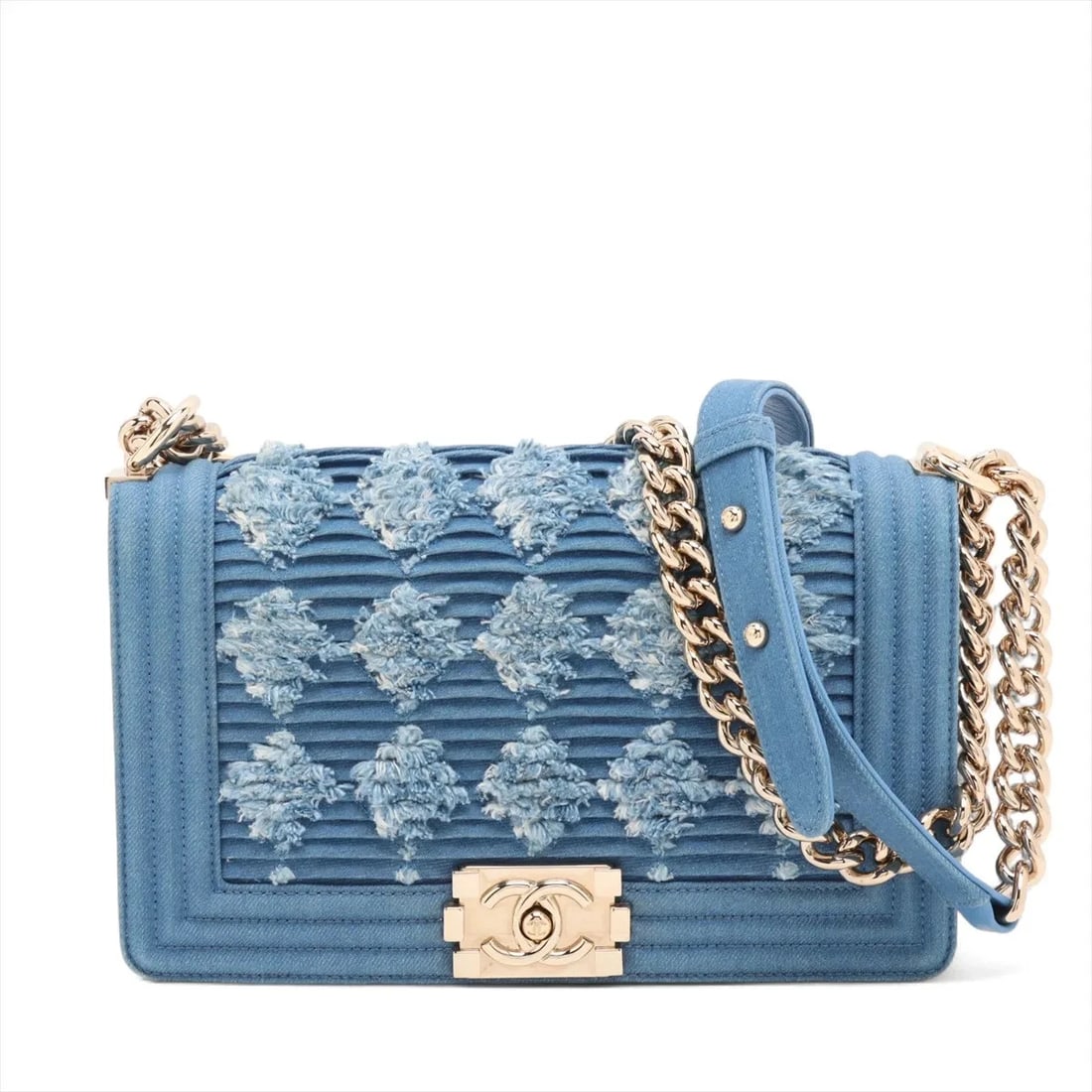 CHANEL BOY 25 DENIM CHAIN SHOULDER BAG: Chanel BOY 25 Denim Chain Shoulder bag Brand: Chanel Type/Style: Shoulder bag Material: Denim Color: Blue Size: Height:6.1inchLength:9.8inchDepth:2.0inch Accessories: None Accessories Noti
