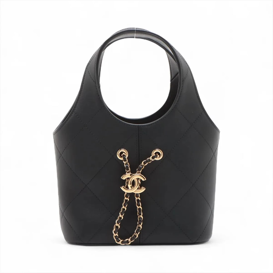 CHANEL MATELASSE LEATHER HANDBAG BLACK HANDBAG: Chanel Matelasse Leather Handbag Black Handbag Brand: Chanel Type/Style: Hand bag Material: Leather Color: Black Size: Height:6.1inch Length:7.1inch Depth:3.5inch Handle height:4.7inch Accessories