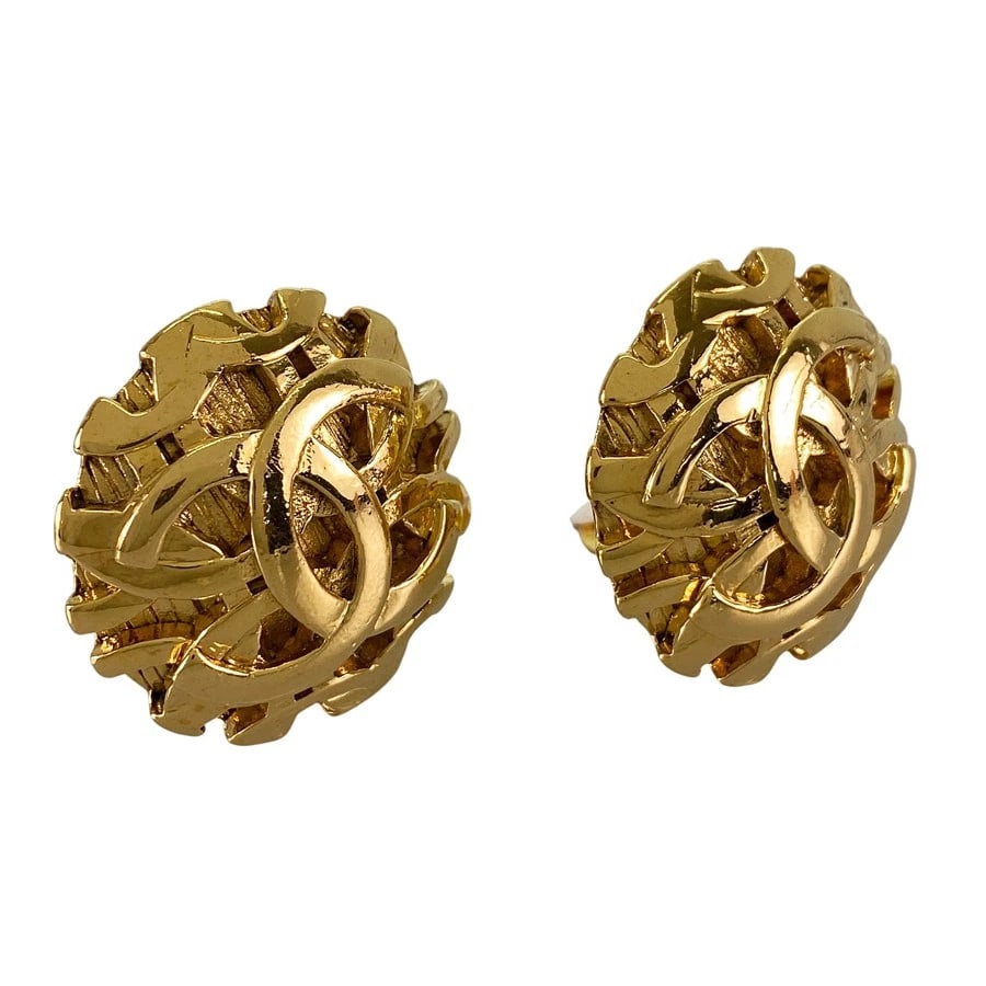 CHANEL GOLD PLATED EARRING: CHANEL Gold plated Earring Brand: CHANEL Type/Style: Earring Material: Gold Plated Color: Gold Size: Top size:30.8mm×30.6mm Accessories: None Accessories Notice: When purchasing pre-owned goods,