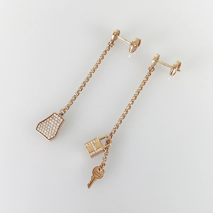 HERMES ROSE GOLD DIAMOND EARRING: HERMES Rose gold diamond Earring Brand: HERMES Type/Style: Earring Material: 18K Rose Gold diamond Color: Gold Size: Top size:5.6mm Clochette motif (excluding bail):10.8mm×9.5mm Padlock motif (key