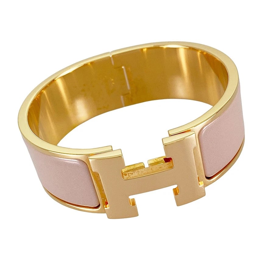 HERMES GOLD PLATED BANGLE: HERMES Gold plated Bangle Brand: HERMES Type/Style: Bangle Material: Gold Plated Color: Gold Size: Wrist Size:16cm Accessories: None Accessories Notice: When purchasing pre-owned goods, ple