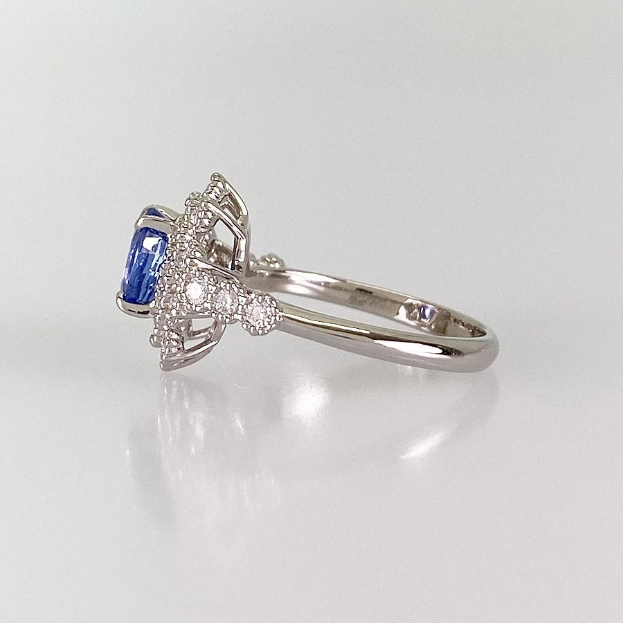 RING PLATINUM SAPPHIRE DIAMOND (1 of 4)