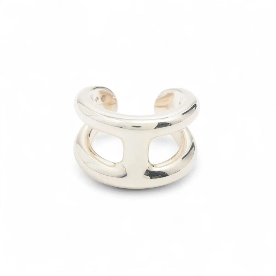 HERMES OSMOZ PM RING: Hermes Osmoz PM Ring Brand: Hermès Type/Style: Ring Material: 925 Color: Silver Size: 4.75 - 5 US Accessories: None Accessories Notice: When purchasing pre-owned goods, please refer to the photos of