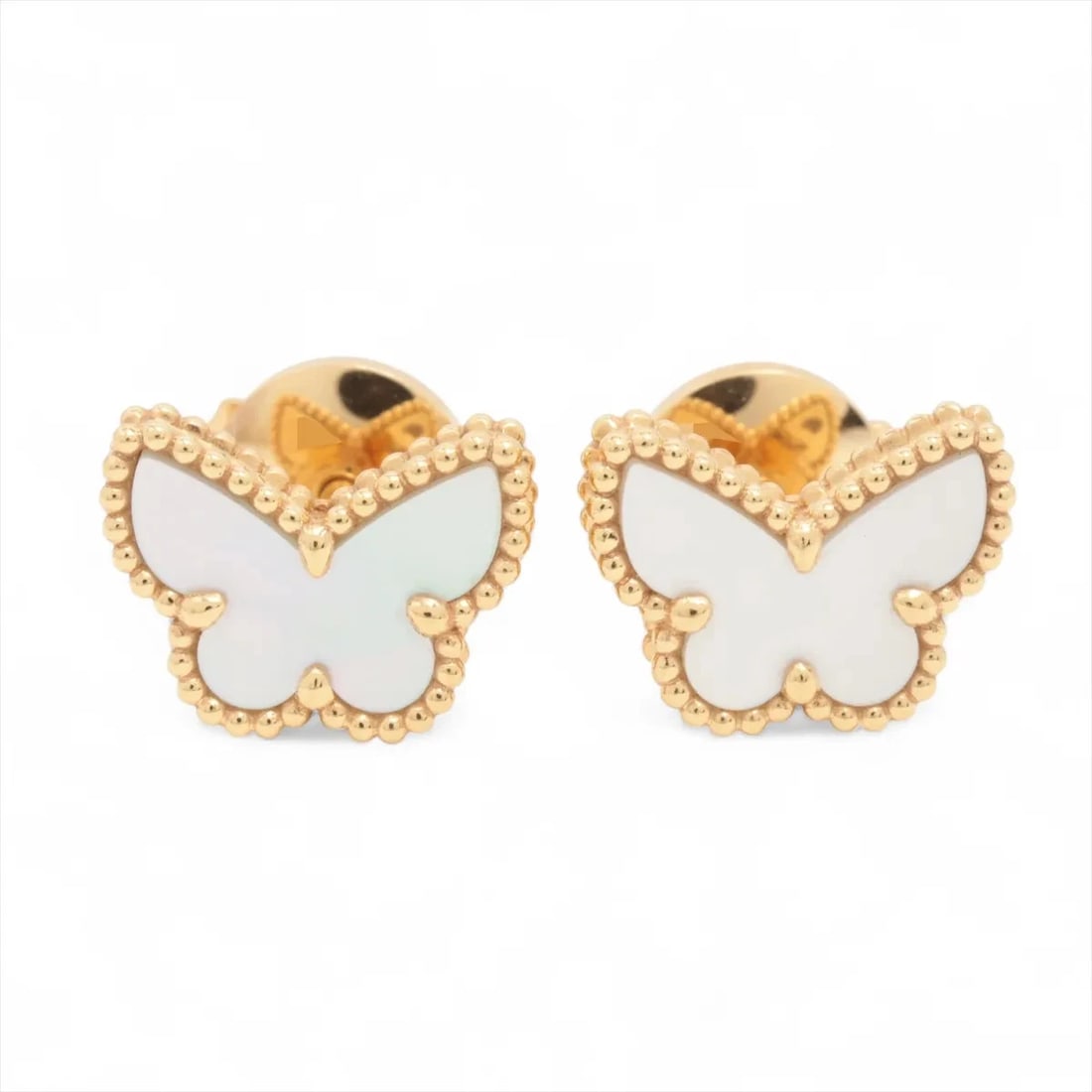 VAN CLEEF & ARPELS SWEET ALHAMBRA PAPILLON PIERCING JEWELRY: Van Cleef & Arpels Sweet Alhambra Papillon Piercing jewelry Brand: Van Cleef & Arpels Type/Style: Piercing jewelry Material: 750(YG) Color: Not Specified Size: (CM) Height:0.8 Length:1.1 (Inch)