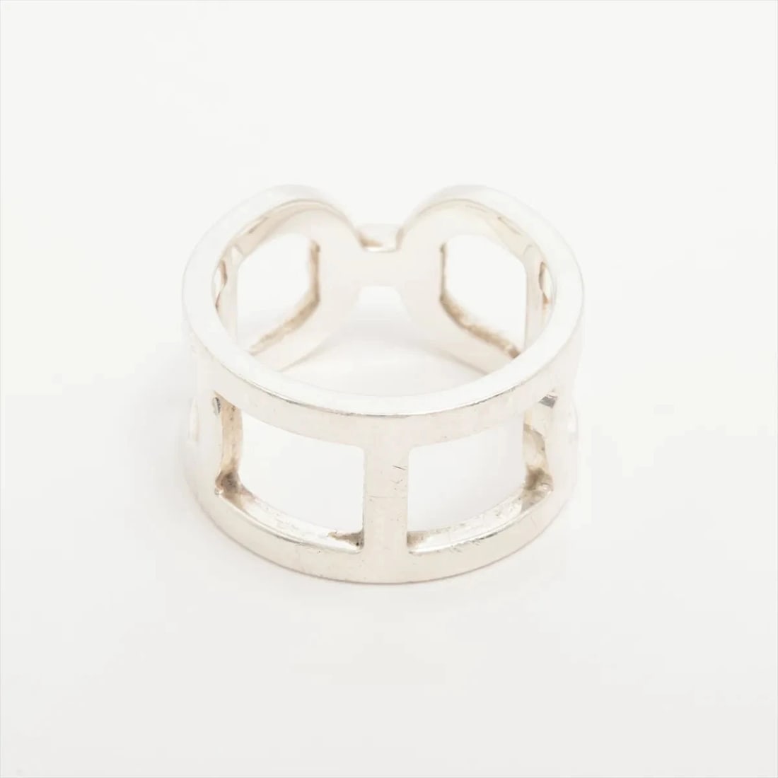 HERMES EVER CHAINE D'ANCRE RING: Hermes Ever Chaine D'Ancre Ring Brand: Hermès Type/Style: Ring Material: 925 Color: Silver Size: 6 US Accessories: None Accessories Notice: When purchasing pre-owned goods, please refer to the