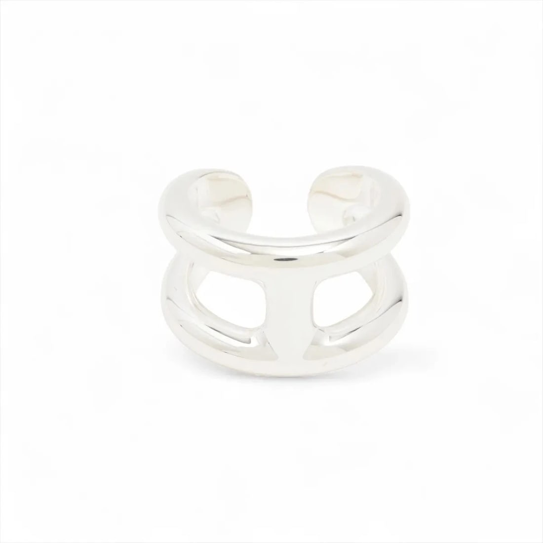 HERMES OSMOZ PM RING: Hermes Osmoz PM Ring Brand: Hermès Type/Style: Ring Material: 925 Color: Silver Size: 5.25 US Accessories: None Accessories Notice: When purchasing pre-owned goods, please refer to the photos of the