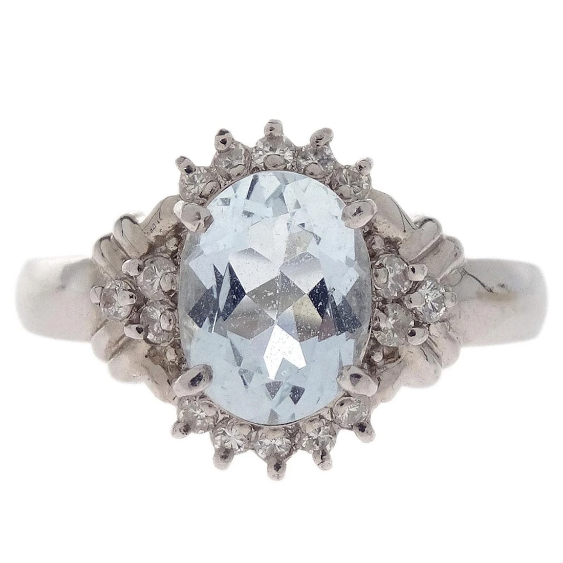 RING PT900 AQUAMARINE DIAMOND SILVER: Ring Pt900 Aquamarine Diamond Silver Brand: None Type/Style: Ring Material: Pt900 Aquamarine Diamond, Main Stone/Creation Aquamarine Secondary Stone Diamond Color: Silver Size: 5.25 US Accessories:
