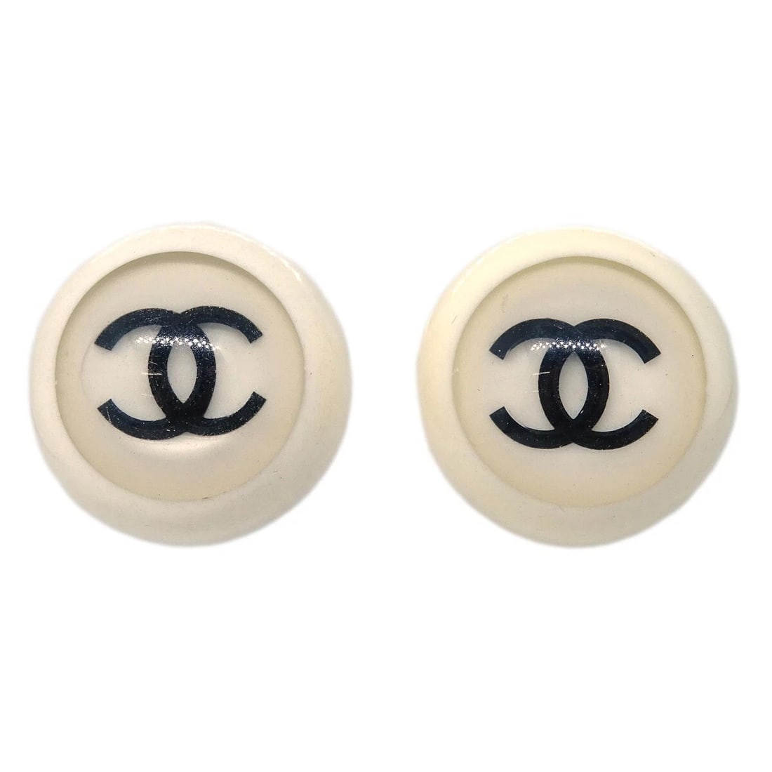 CHANEL BUTTON EARRINGS WHITE: Chanel Button Earrings White Brand: CHANEL Type/Style: Earrings Material: Acrylic Gold-plated Color: White, Gold Size: Diameter : 1.5 cm Accessories: None Accessories Notice: When purchasing