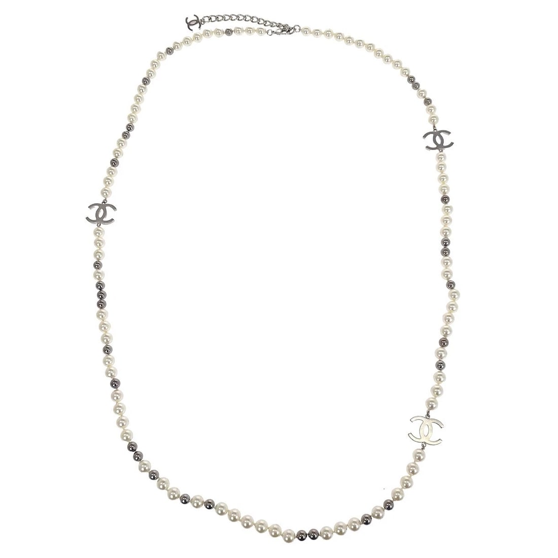 CHANEL NECKLACE SILVER ARTIFICIAL PEARL: Chanel Necklace Silver Artificial Pearl Brand: Chanel Type/Style: Necklace Material: Silver Plated Artificial Pearl Color: Silver, White Size: Chain(Overall) : 130.0 cm Accessories: None A