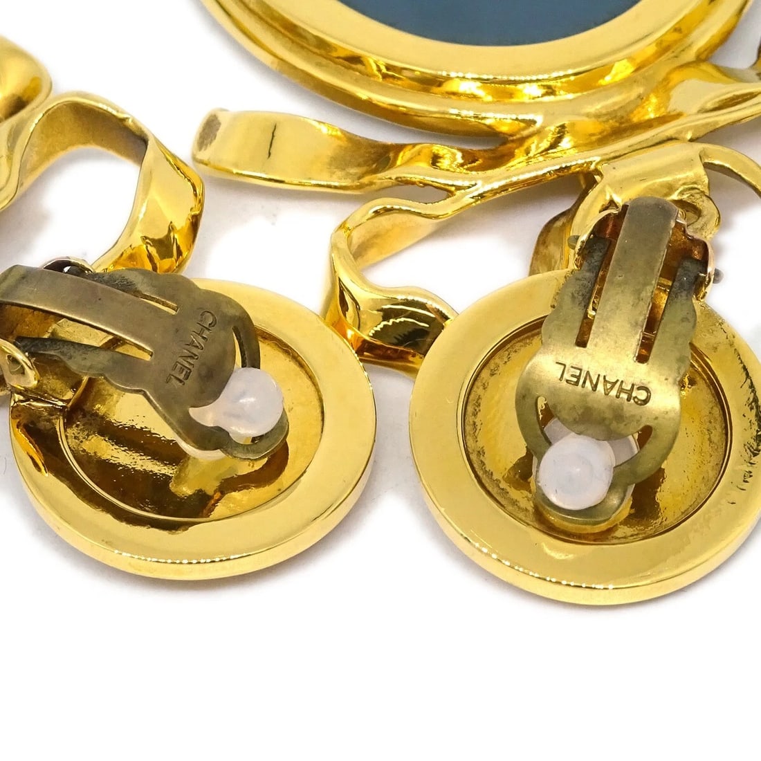 CHANEL EARRINGS GOLD - 3