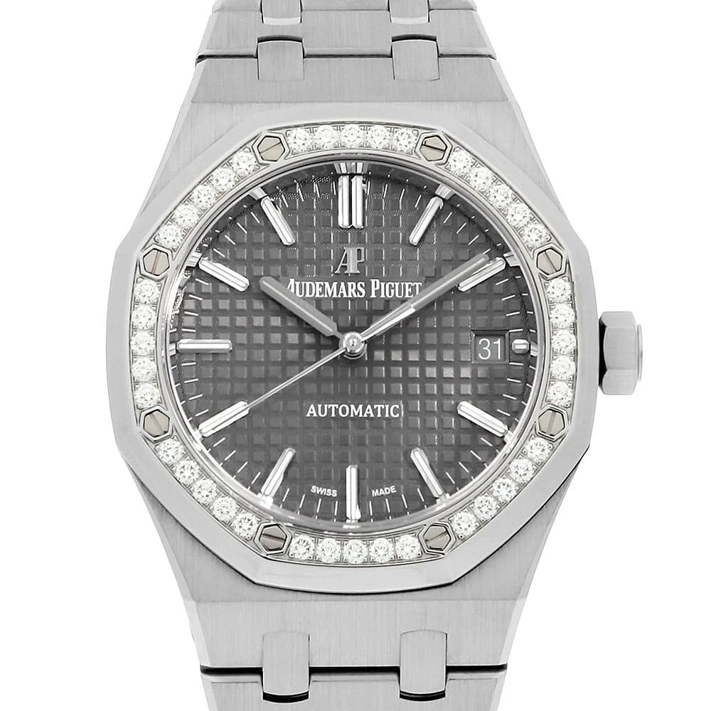 AUDEMARS PIGUET ROYAL OAK AUTOMATIC DIAMOND BEZEL WATCH: AUDEMARS PIGUET Royal Oak Automatic Diamond Bezel Watch Brand: AUDEMARS PIGUET Type: Wrist watch Material: Band Material Stainless Steel, Case Material Stainless Steel Color: Dial color Gray Size: Cas