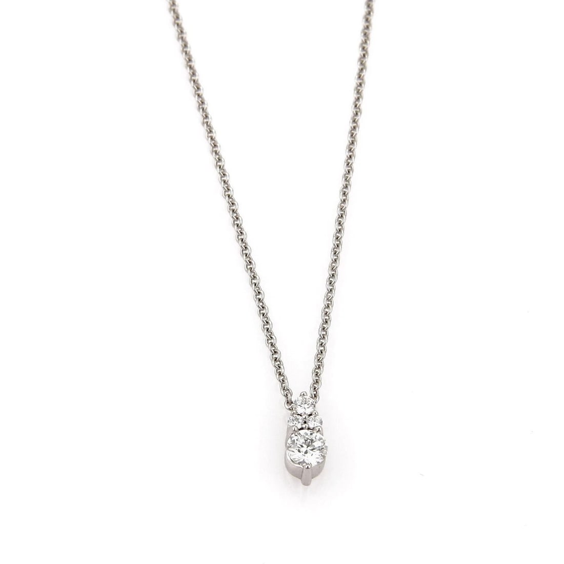 HEARTS ON FIRE TRIPLICITY DIAMOND PENDANT NECKLACE (1 of 4)