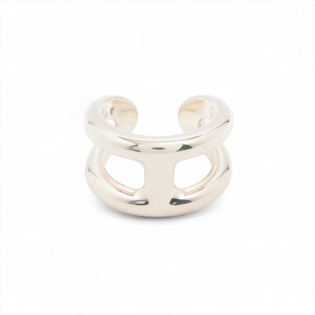 HERMES OSMOZ PM RING: Hermes Osmoz PM Ring Brand: Hermès Type/Style: Ring Material: 925 Color: Silver Size: 6 US Accessories: None Accessories Notice: When purchasing pre-owned goods, please refer to the photos