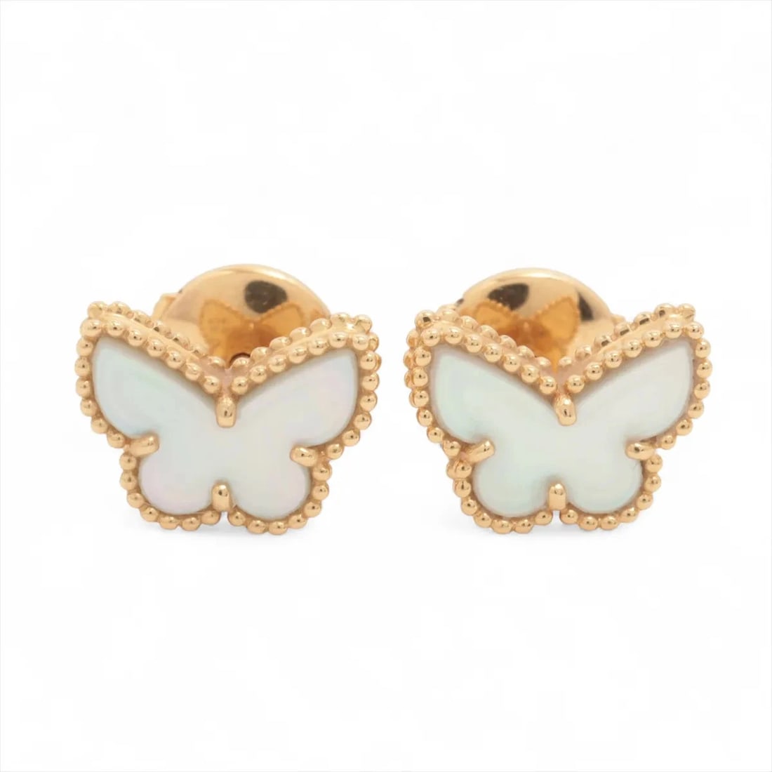 VAN CLEEF & ARPELS SWEET ALHAMBRA PIERCING JEWELRY: Van Cleef & Arpels Sweet Alhambra Piercing jewelry Brand: Van Cleef & Arpels Type/Style: Piercing jewelry Material: 18k Yellow Gold Color: Not Specified Size: (CM) Height:0.8 Length:1.1 (Inch)