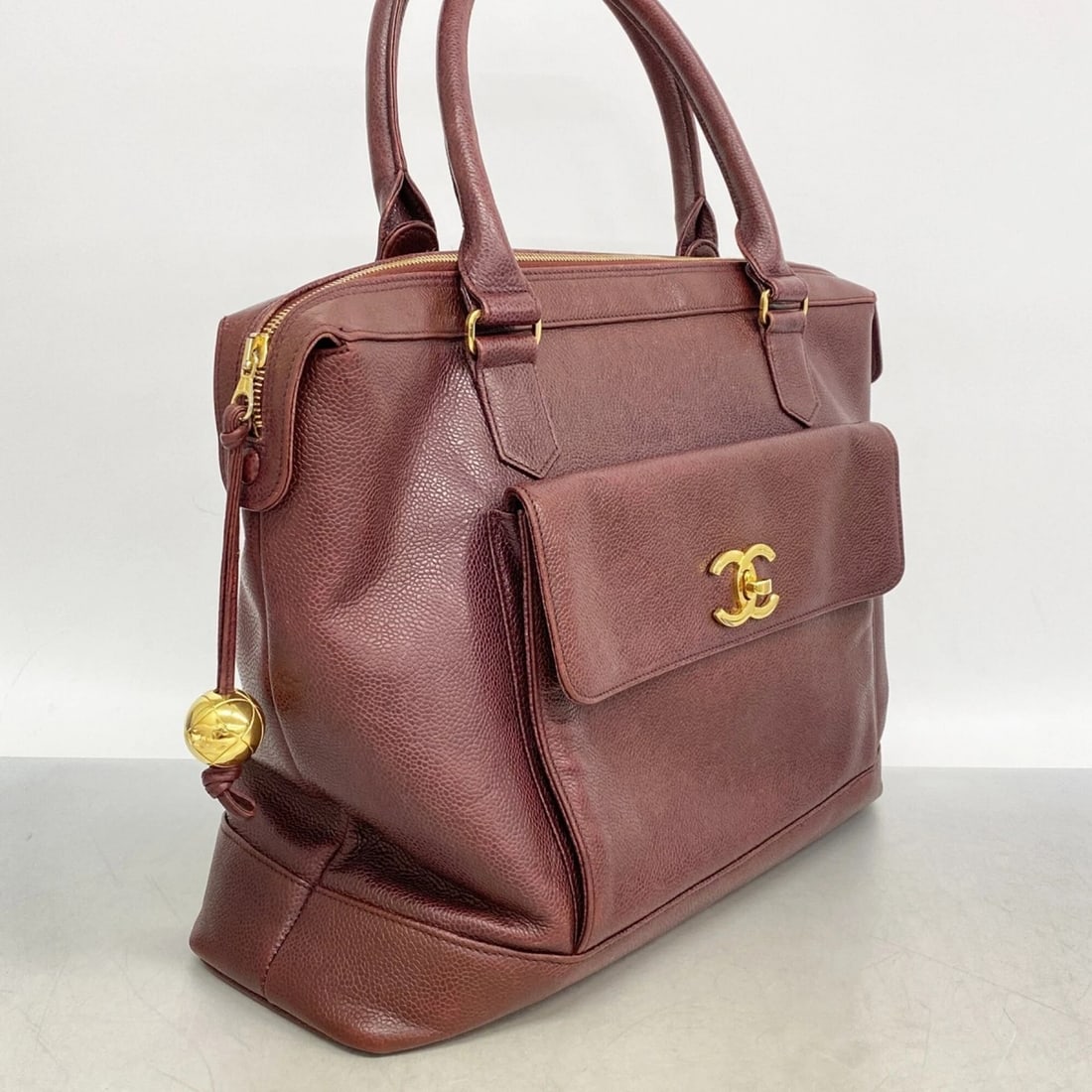 CHANEL HANDBAG, CAVIARSKINLEATHER, BURGUNDY: Chanel handbag, CaviarSkinleather, burgundy Brand: Chanel Type/Style: Handbag Material: Grained Calfskin Color: Bordeaux Size: (HxWxD) 32cm x 39cm x 11.5cm / 12.59'' x 15.35'' x 4.52'' Accessories