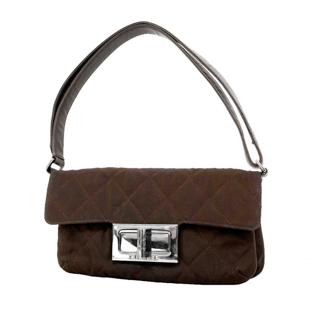CHANEL SHOULDER BAG NYLON BROWN: Chanel Shoulder Bag Nylon Brown Brand: Chanel Type/Style: Shoulder bag Material: Nylon Color: Brown Size: (HxWxD) 14.5cm x 26.5cm x 8cm / 5.7'' x 10.43'' x 3.14'' Accessories: None Accesso
