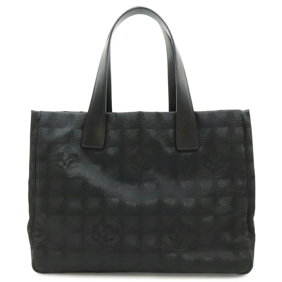 CHANEL NEW TRAVEL LINE TOTE MM BAG SHOULDER NYLON JACQUARD: CHANEL New Travel Line Tote MM Bag Shoulder Nylon Jacquard Brand: Chanel Type/Style: Shoulder bag, Tote bag Material: Jacquard Color: Black Size: (HxWxD) 26.5cm x 34.5cm x 15cm / 10.43'' x 13.58'' x 5