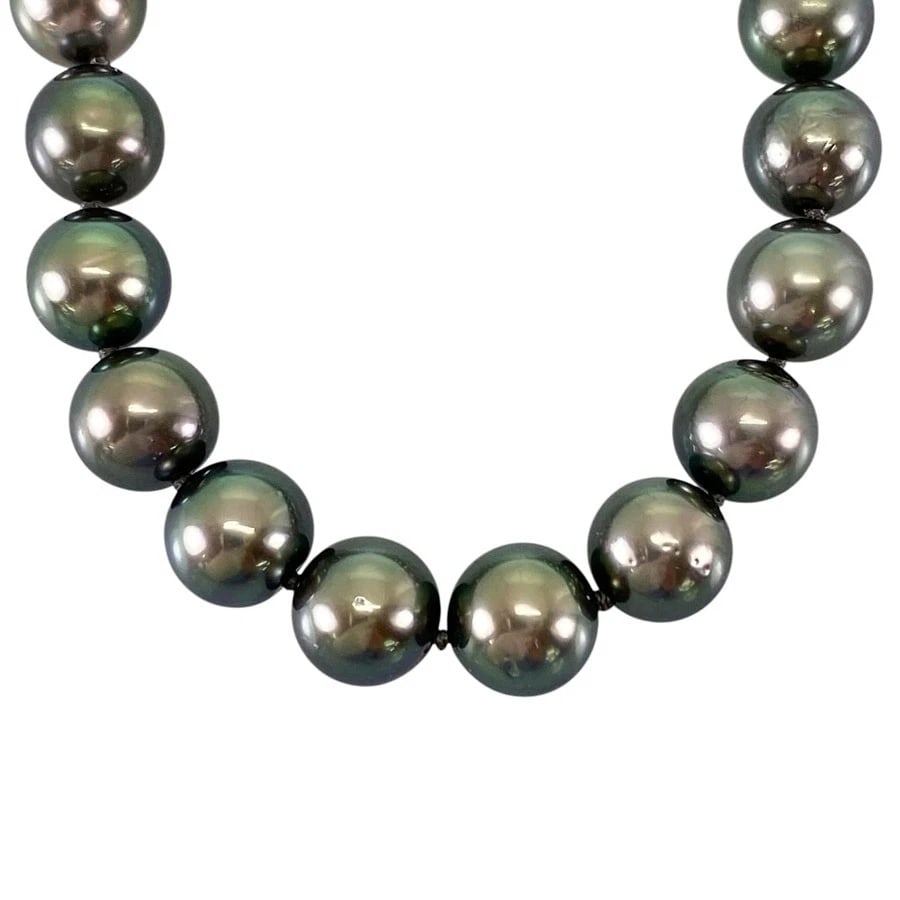 NECKLACE SILVER BLACK BUTTERFLY PEARL: Necklace Silver Black Butterfly Pearl Brand: Unsigned Jewelry Type/Style: Necklace Material: Silver Color: Silver Size: Pearl size (Diameter):8.0mm~9.7mm Necklace full length:39.5cm Accessories: None