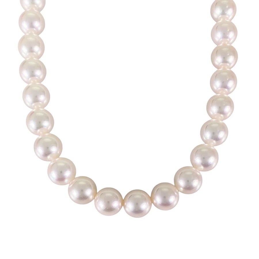 MIKIMOTO WHITE GOLD AKOYA PEARL NECKLACE: MIKIMOTO White gold Akoya Pearl Necklace Brand: MIKIMOTO Type/Style: Necklace Material: 18K White Gold, Main Stone/Creation pearl Color: Silver Size: Pearl size (Diameter):8.0mm~8.5mm Necklace full le