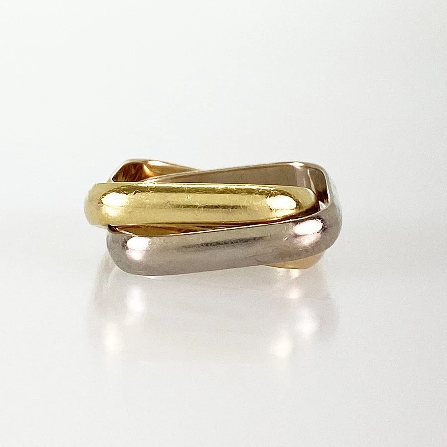CARTIER TRINITY CUSHION YELLOW GOLD RING: Cartier Trinity cushion Yellow gold Ring Brand: Cartier Type/Style: Ring Material: 18K Yellow Gold 18K White Gold 18K Rose Gold Color: Gold Size: US:8 Accessories: None Accessories Notice: