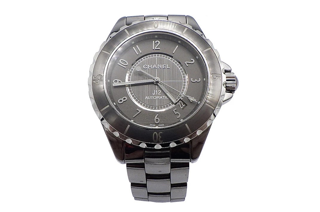 CHANEL J12 CHROMATIC AUTOMATIC WATCH: CHANEL J12 Chromatic Automatic Watch Brand: CHANEL Type: Wristwatch Material: ss titanium Color: Dial color gray Size: Case size width 41mm Wrist size 17.5cm Accessories: None Accessories Notice: