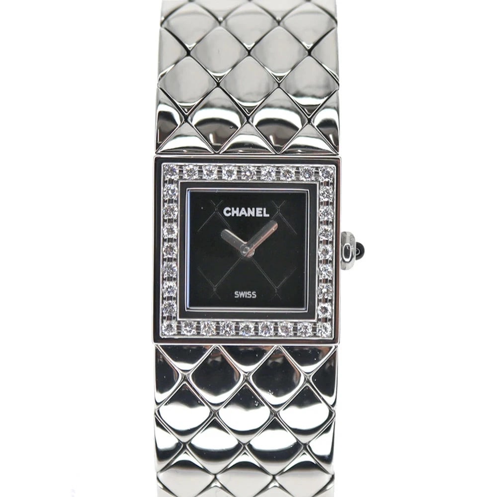 CHANEL MATELASSE WATCH QUARTZ BLACK DIAMOND: Chanel Matelasse Watch Quartz Black Diamond Brand: CHANEL Type: Wristwatch Material: Stainless Steel Color: Dial color silver Size: Case approx. 3.2cm 3.8cm Arm circumference approx. 16.5cm
