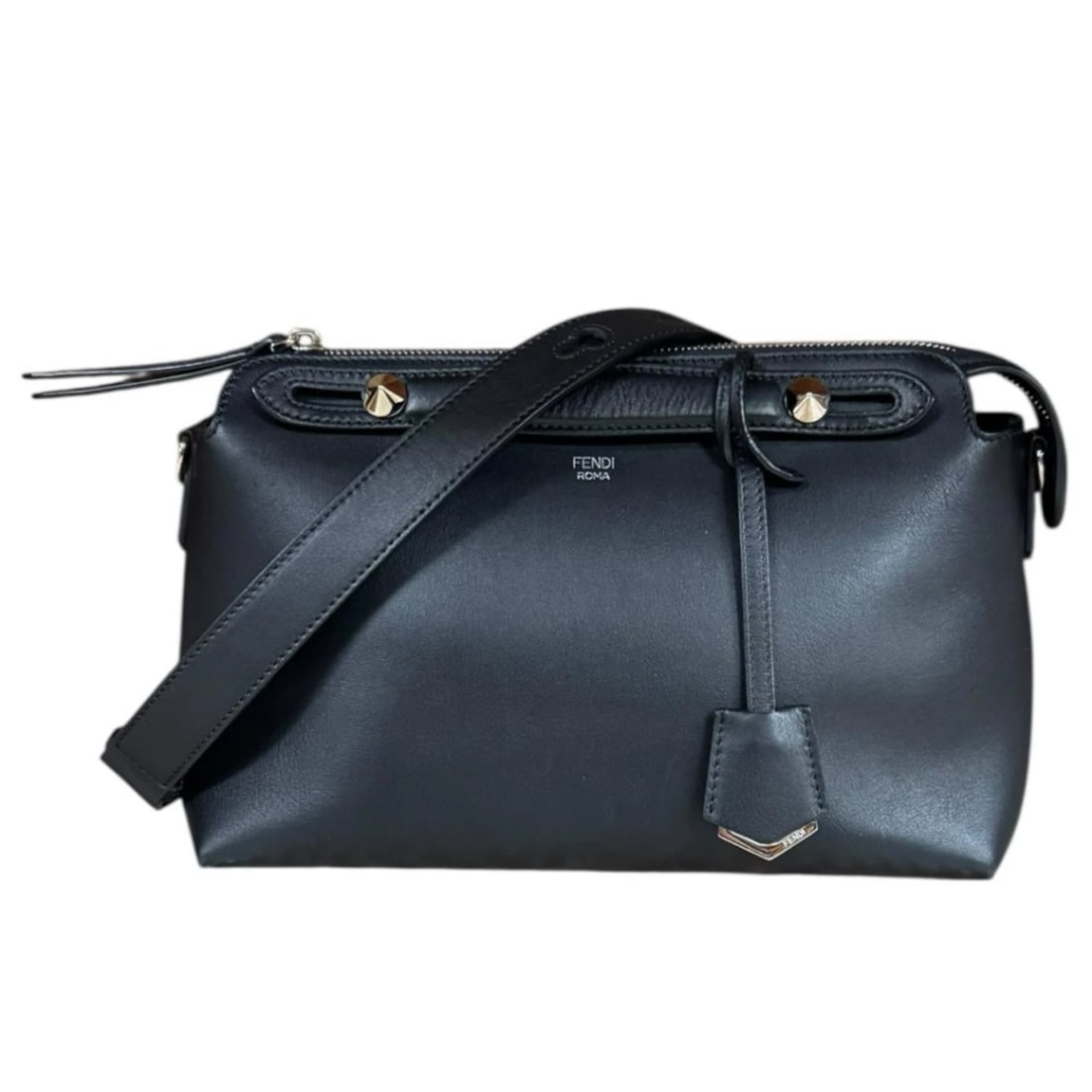 FENDI SHOULDER BAG LEATHER 2WAY: FENDI Shoulder Bag leather 2way Brand: FENDI Type/Style: Shoulder Bag Material: Exterior Material leather Color: Exterior Color black Size: W10.6 x H6.5 x D4.7inch Handle:7.9inch Accessories: None