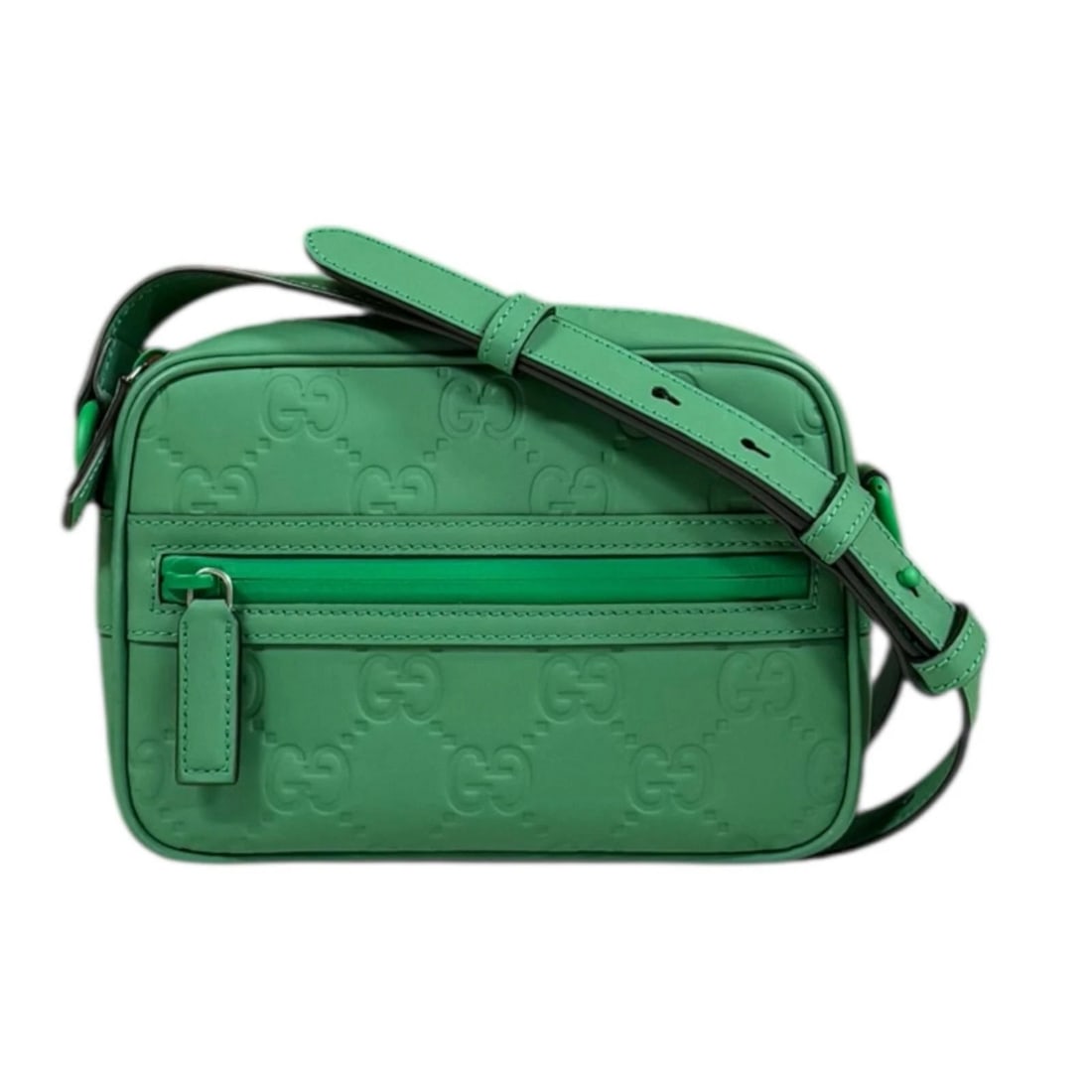 GUCCI SHOULDER BAG GG RUBBER SHOULDER BAG: GUCCI Shoulder Bag GG Rubber Shoulder Bag Brand: GUCCI Type/Style: Shoulder Bag Material: Exterior Material rubber Color: Exterior Color green Size: W7.3 x H5.1 x D2.2inch Accessories: None
