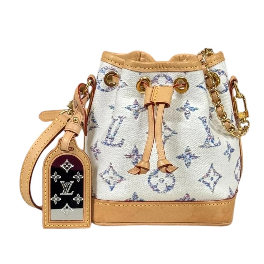 LOUIS VUITTON SHOULDER BAG CROSS BODY 2WAY: LOUIS VUITTON Shoulder Bag Cross Body 2way Brand: LOUIS VUITTON Type/Style: Shoulder Bag Material: Exterior Material Monogram Jaguar Color: Exterior Color white Size: W4.9 x H6.1 x D3.9inch Handle:10.