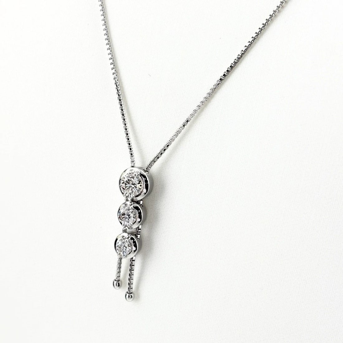 TASAKI NECKLACE WG WHITEGOLD PENDANT DIAMOND: TASAKI necklace WG WhiteGold Pendant Diamond Brand: TASAKI Type/Style: Necklace Material: 18KWhite Gold, Main Stone/Creation Natural Color: White Gold Size: Pendant size 17.4?6.4mm(0.7") Accessories:
