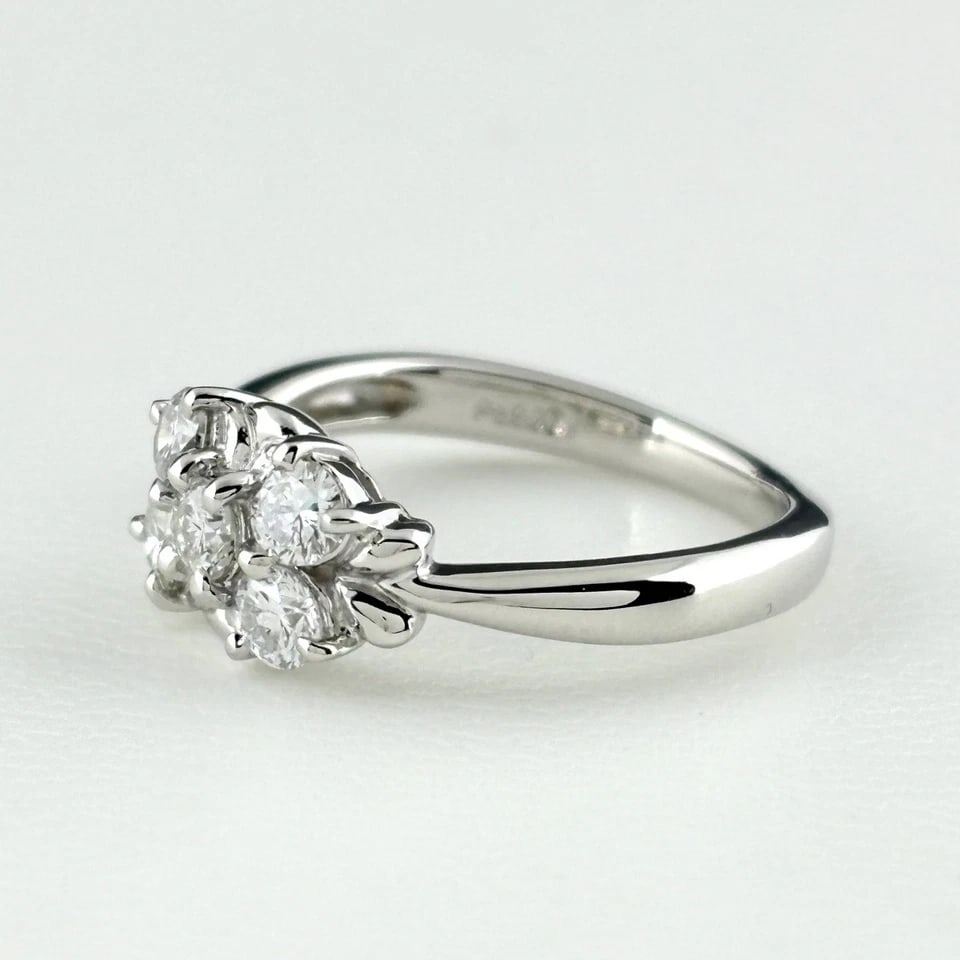 MELEE DIAMOND DESIGN PLATINUM RING: melee diamond design Platinum Ring Brand: Unbranded Type/Style: Ring Material: Pt900, Main Stone/Creation Natural Color: None Size: US 4.5 to 5 Accessories: None Accessories Notice: When purchasing
