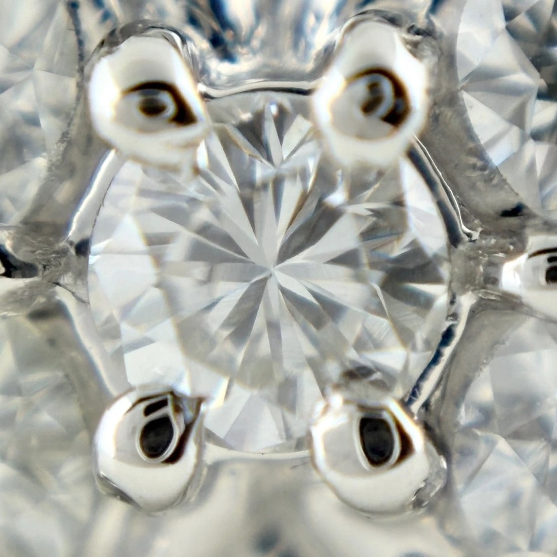 MELEE DIAMOND DESIGN PLATINUM RING - 2