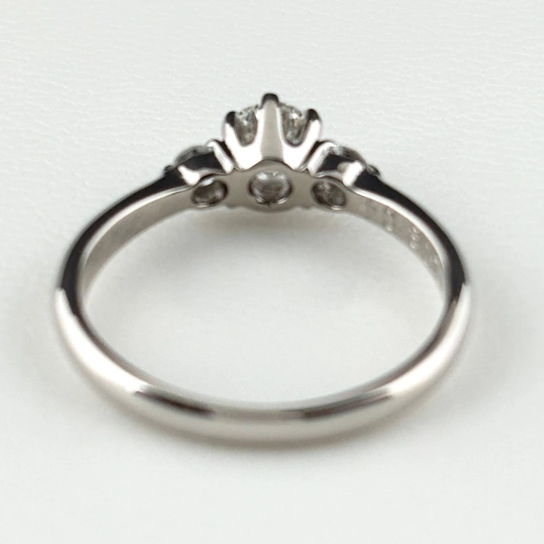 MELEE DIAMOND DESIGN PLATINUM RING - 2