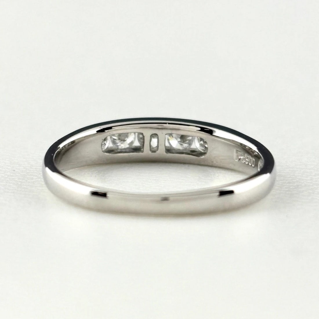 MELEE DIAMOND DESIGN PLATINUM RING - 2