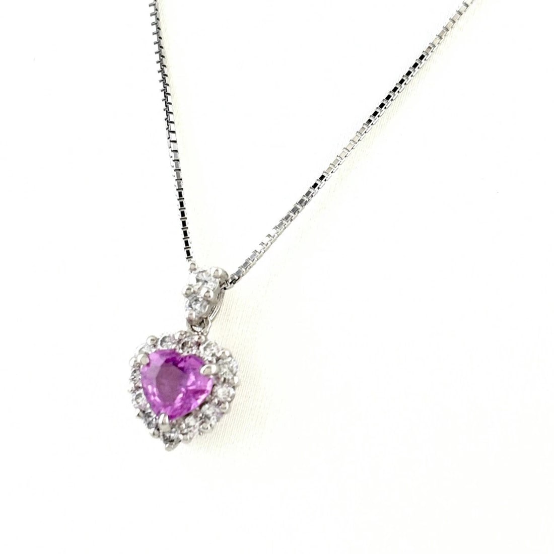 PINK SAPPHIRE DESIGN NECKLACE PLATINUM PENDANT MELEE DIAMOND: Pink Sapphire Design Necklace Platinum Pendant melee diamond Brand: Unbranded Type/Style: Necklace Material: Pt900 ?K14, Main Stone/Creation Pink sapphire Color: PT Size: Chain / code 44cm(17.3")