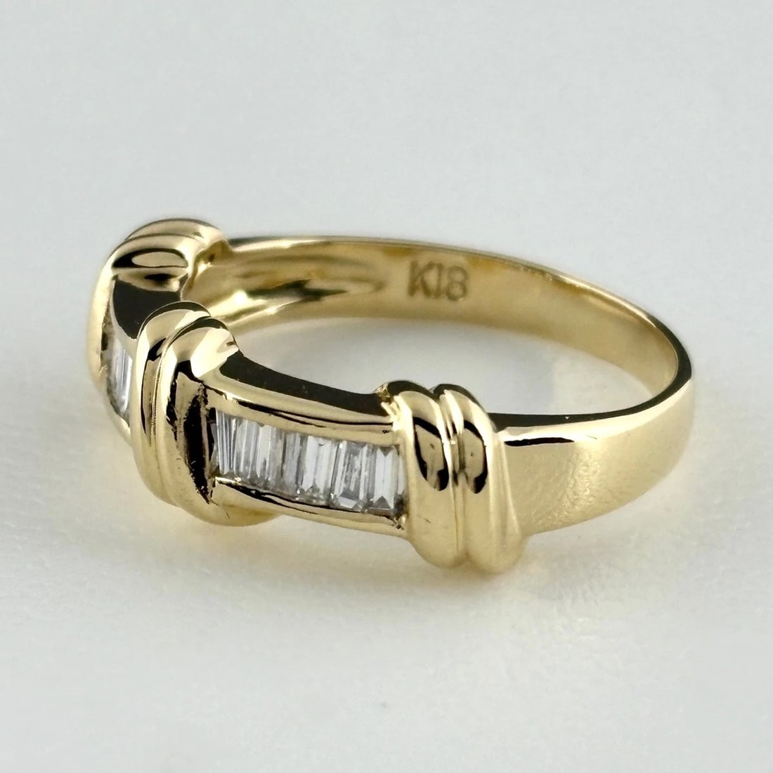 MELEE DIAMOND DESIGN YG YELLOWGOLD RING: melee diamond design YG YellowGold Ring Brand: Unbranded Type/Style: Ring Material: 18K, Main Stone/Creation Natural Color: YellowGold Size: US 5 Accessories: None Accessories Notice: When